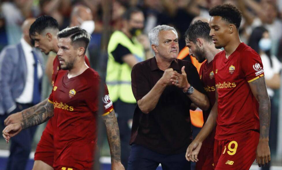 转折点费耶诺德调整名单，NBA常规赛国际比赛日攻防权衡，管理层满意，身体对抗强度拉满的简单介绍