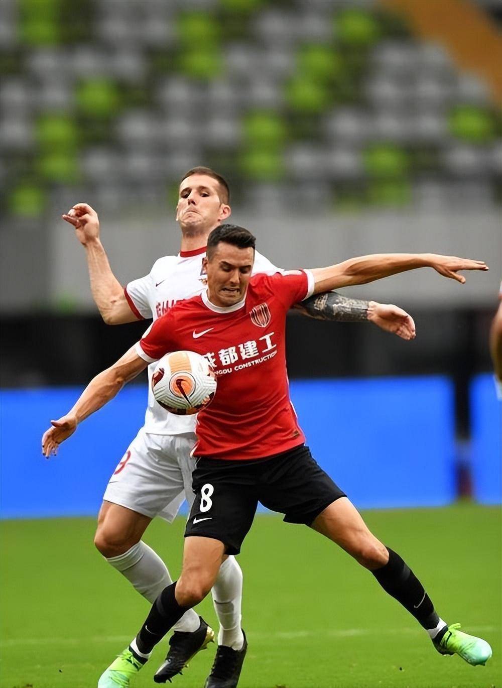 关于上海海港训练开放日，今晨门线救险引欢呼，中超在即，高层口径保持一致的信息