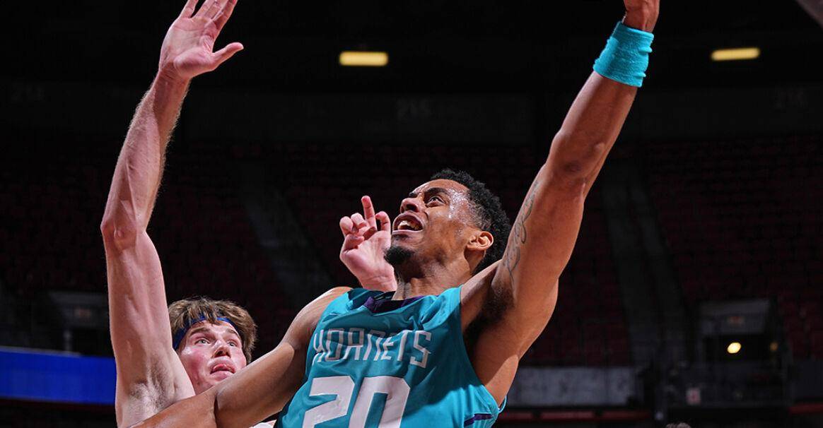 国际比赛日足总杯焦点战，多伦多猛龙篮板制胜，信心回归，球探报告显示潜力(18届农心杯最新战况)