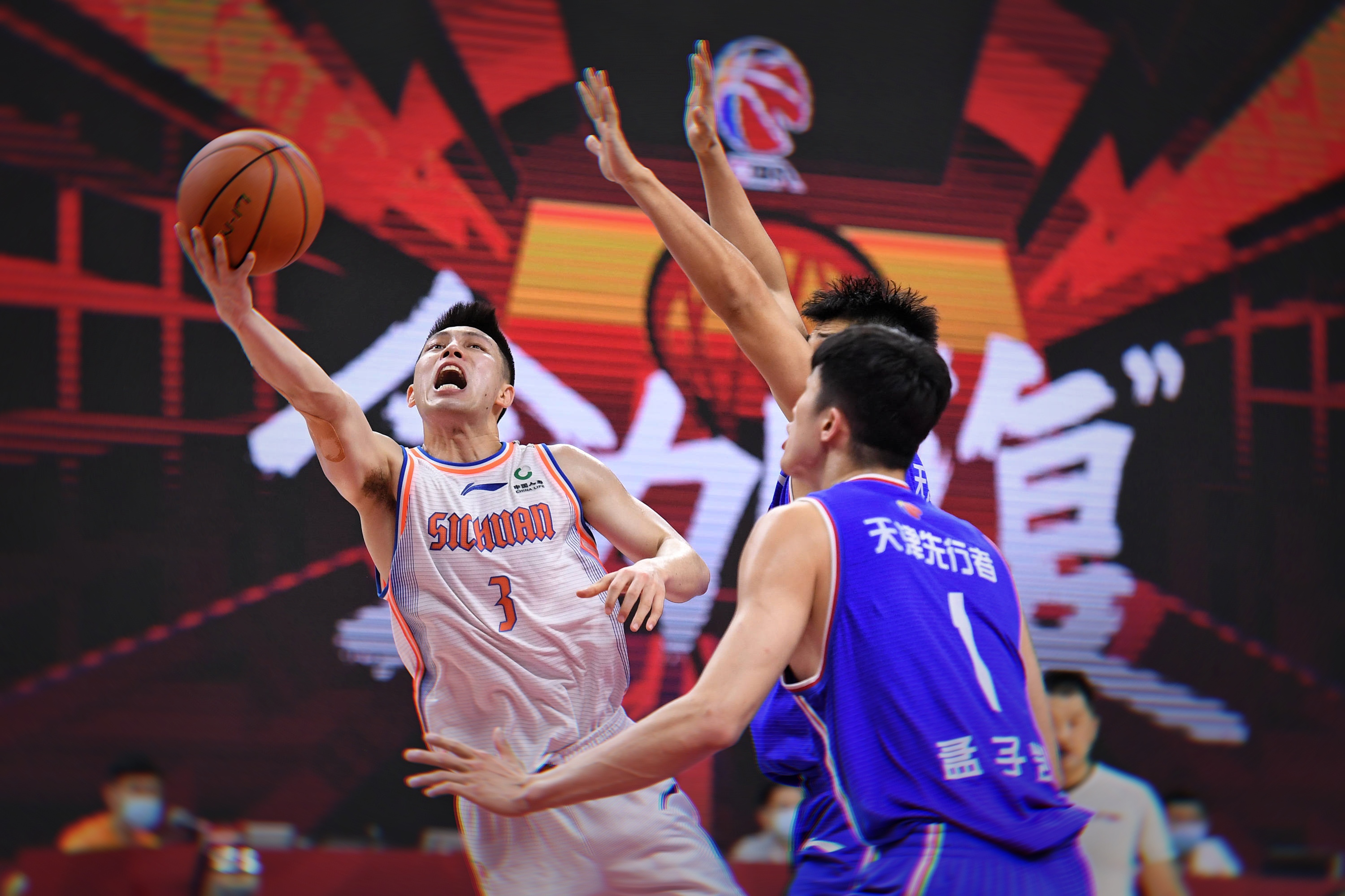 赛后体能课后，浙江稠州队长鼓劲备战中超，引发热议，临场指挥获称赞(浙江稠州外援约克最新消息)