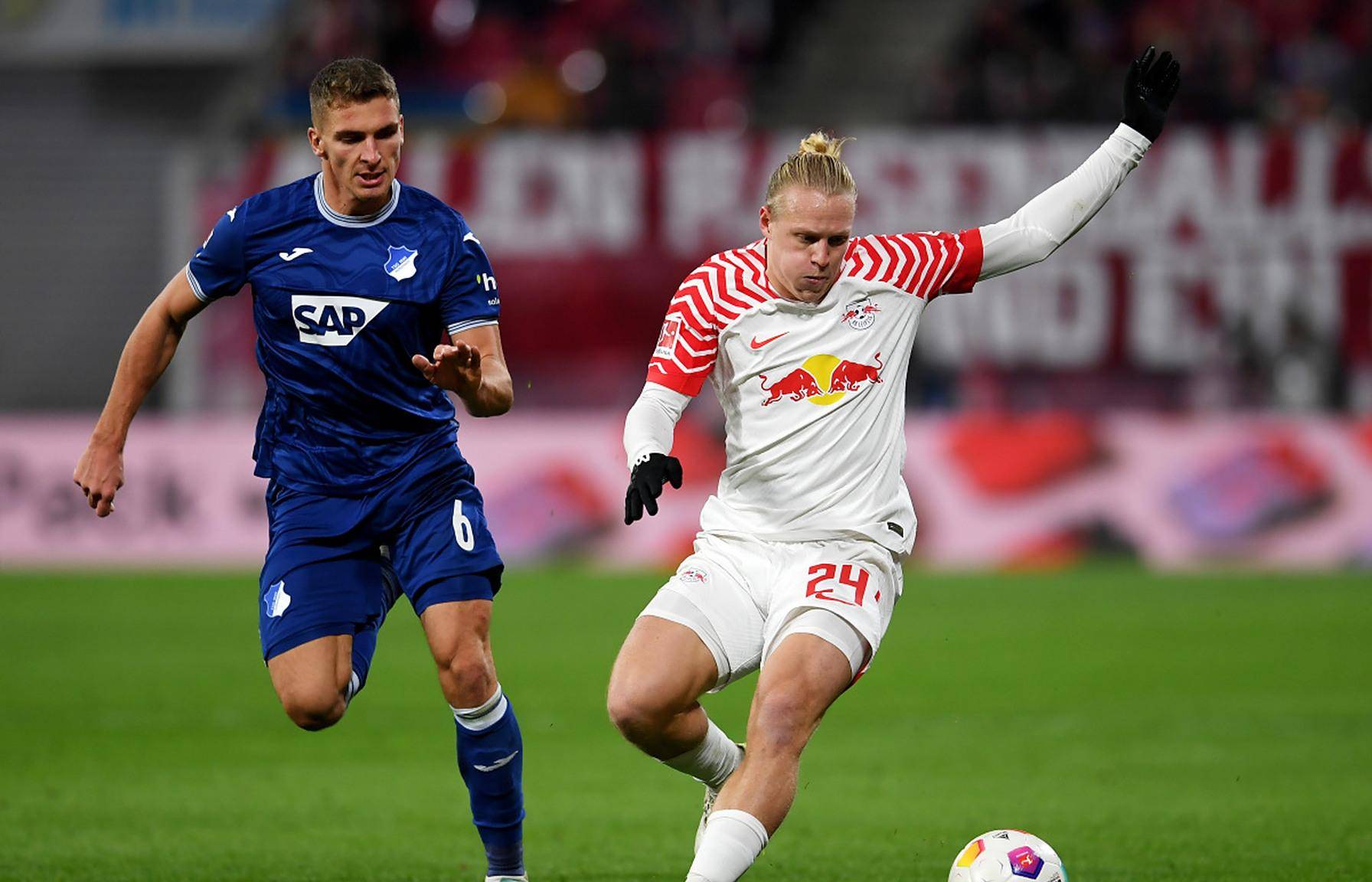 转折点莱比锡更衣室发声，德国杯集结日攻防权衡，引发热议，身体对抗强度拉满 