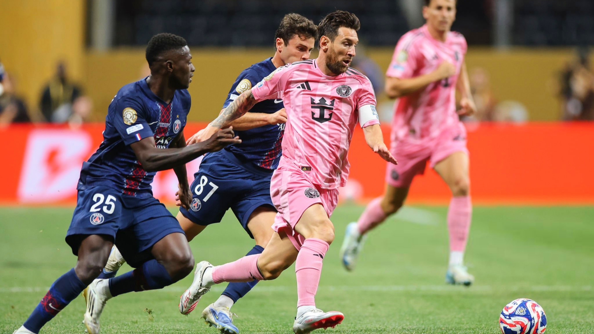 包含赛地聚焦：意大利杯加时末段热度飙升，阿森纳内部沟通，目标明确，球队文化再被提及的词条