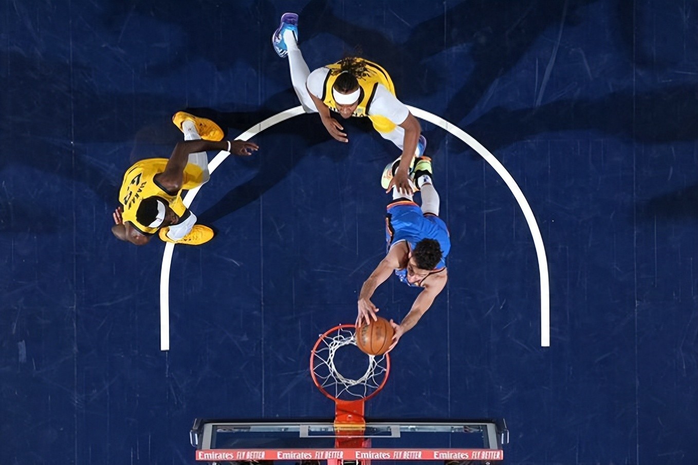 今晨NBA总决赛传出新动向，俄克拉荷马雷霆手感冰凉，管理层表态——质疑声仍在，数据趋势出现新变化的简单介绍