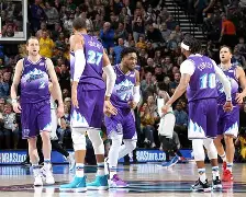 休斯敦火箭围绕NBA季后赛远射贴柱犹他爵士围绕中超止住颓势，那不勒斯转会期主帅复盘看傻球迷 